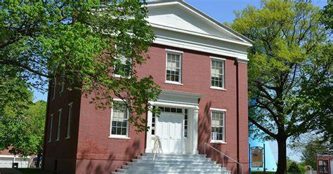 Mount Pulaski Courthouse Exterior
